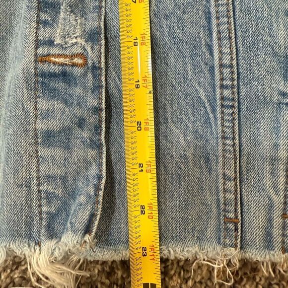 H&M Divided Medium Wash Distressed Jean Denim Jacket Coat Cropped L - Picture 6 of 7
